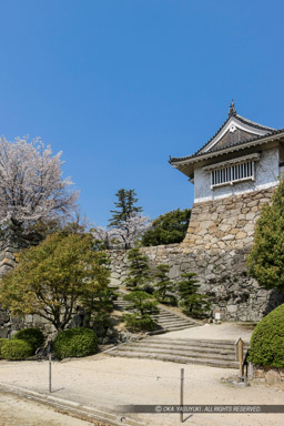 岡山城の鉄門虎口｜高解像度画像サイズ：3461 x 5191 pixels｜写真番号：1P3J0783｜撮影：Canon EOS-1Ds Mark III