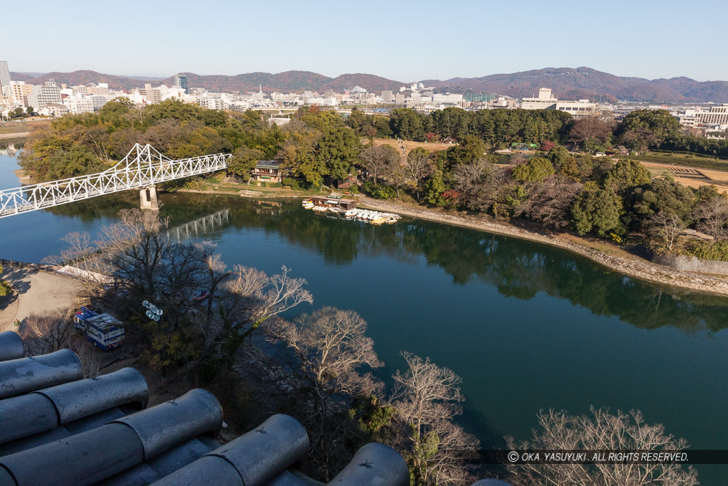 岡山城天守から後楽園