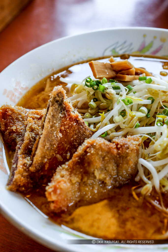 豚太郎みそカツラーメン