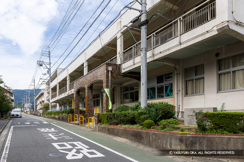 城跡に建つ上野ケ丘 第二放課後児童クラブ