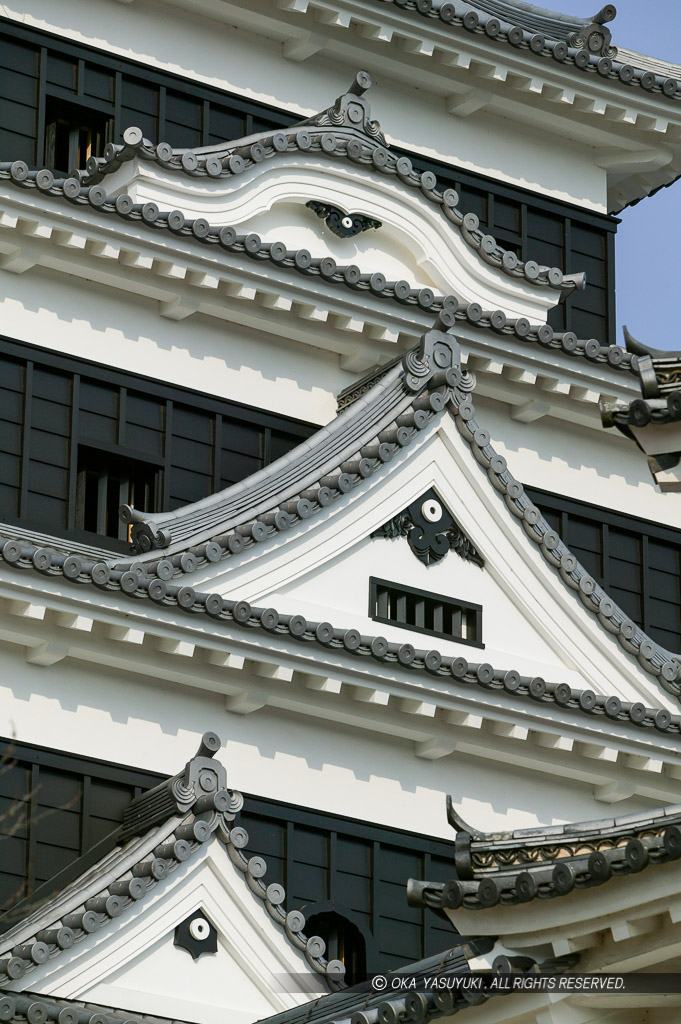 大洲城天守の千鳥破風と唐破風