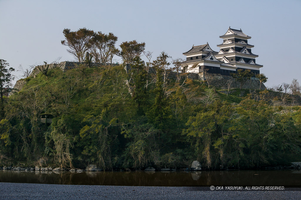 肘川から見る大洲城