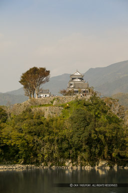 肘川と大洲城｜高解像度画像サイズ：2655 x 3991 pixels｜写真番号：53BS9272｜撮影：Canon EOS-1DS