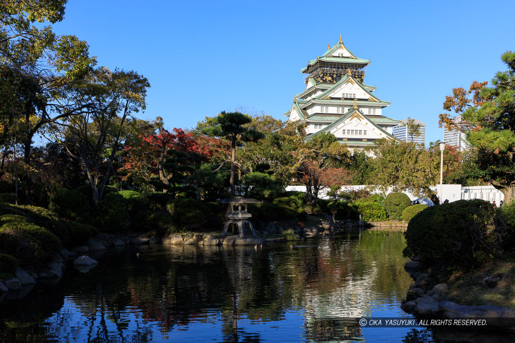 日本庭園と天守