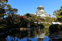 日本庭園と天守｜高解像度画像サイズ：6692 x 4462 pixels｜写真番号：5D4A2827｜撮影：Canon EOS 5D Mark IV