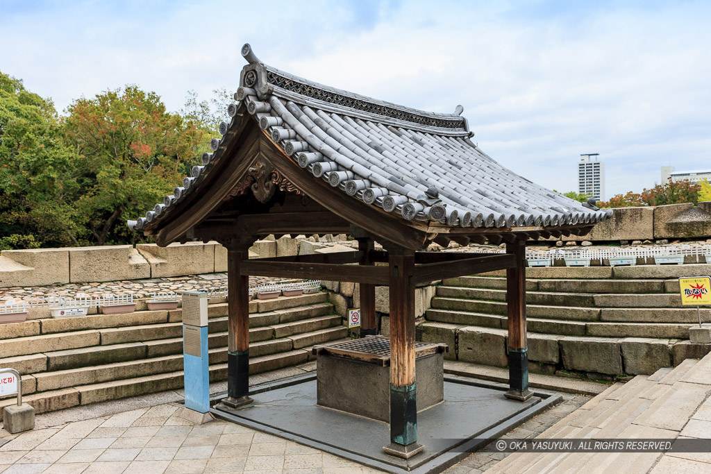 金明水井戸屋形