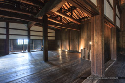 大手口多聞櫓の西室|高解像度画像サイズ:5616 x 3744 pixels|写真番号:1P3J7304|撮影:Canon EOS-1Ds Mark III