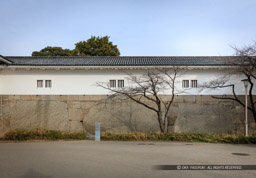 大手門枡形虎口の巨石・大手三番石・見付石・大手二番石|高解像度画像サイズ:7973 x 5543 pixels|写真番号:5DSA4035|撮影:Canon EOS 5DS