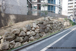 豊臣時代の石垣・大阪ドーンセンター｜高解像度画像サイズ：5616 x 3744 pixels｜写真番号：1P3J3548｜撮影：Canon EOS-1Ds Mark III