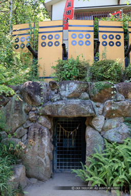 抜け穴・三光神社｜高解像度画像サイズ：5649 x 8474 pixels｜写真番号：5DSA1544｜撮影：Canon EOS 5DS