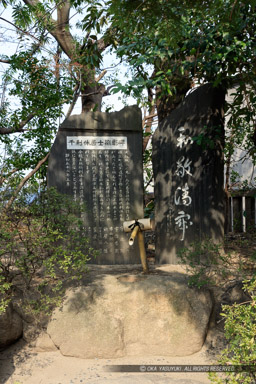 利休士顕彰碑・玉造稲荷神社｜高解像度画像サイズ：5159 x 7739 pixels｜写真番号：5DSA4308｜撮影：Canon EOS 5DS