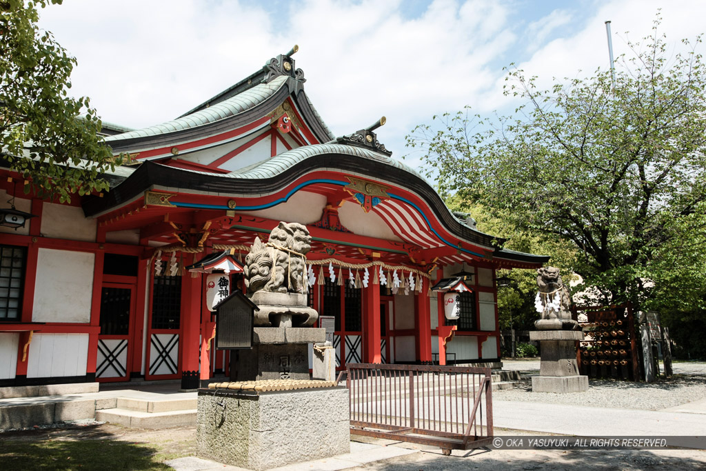 利休士顕彰碑のある玉造稲荷神社