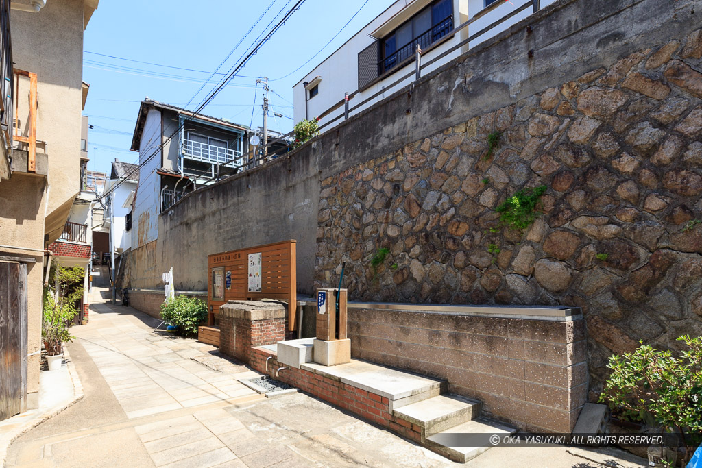 空堀跡・谷町七丁目の段差