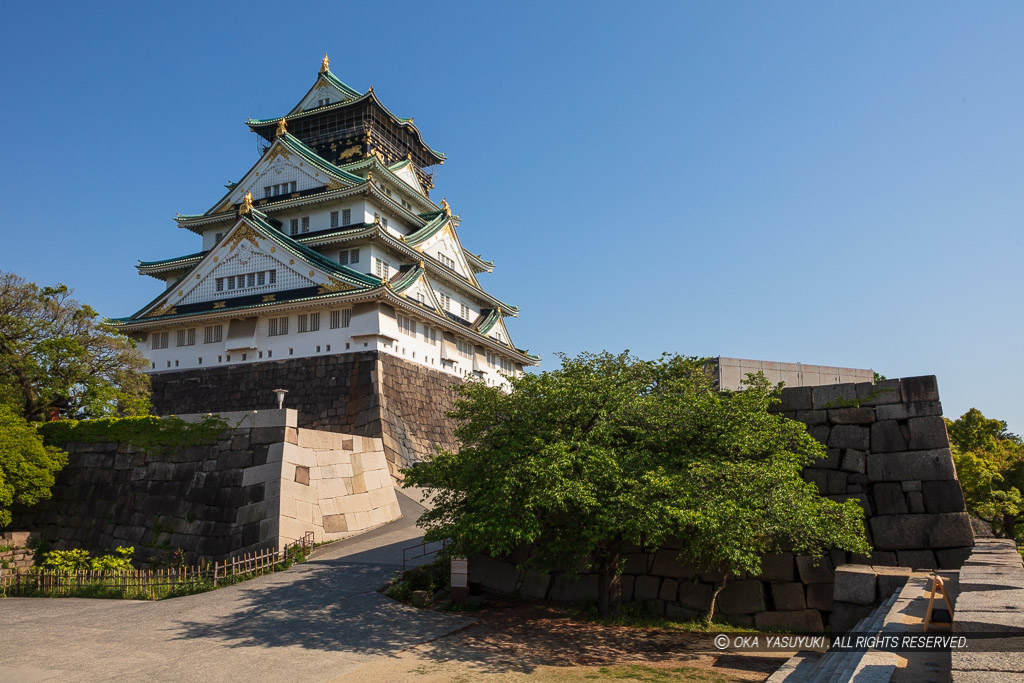 大阪城天守閣と姫門跡