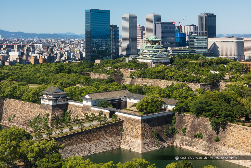 大阪歴史博物館から見る大阪城