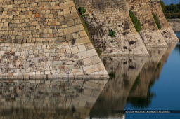 南外堀に落ちる二の丸石垣|高解像度画像サイズ:6434 x 4271 pixels|写真番号:5D4A3395|撮影:Canon EOS 5D Mark IV