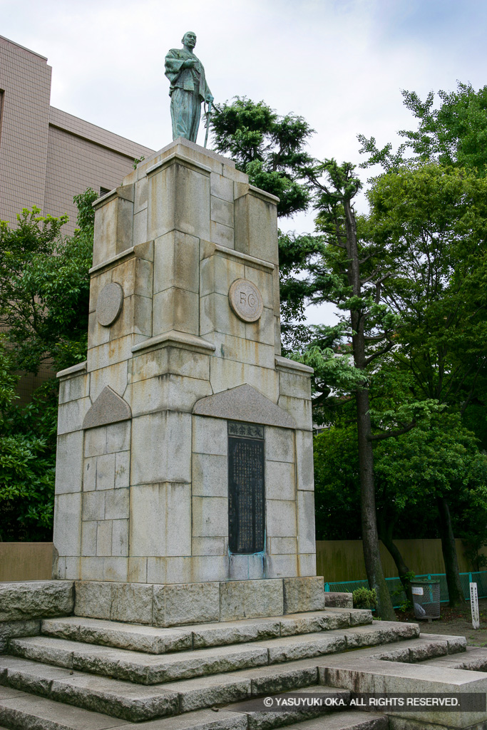 大友宗麟の銅像・神宮寺浦公園