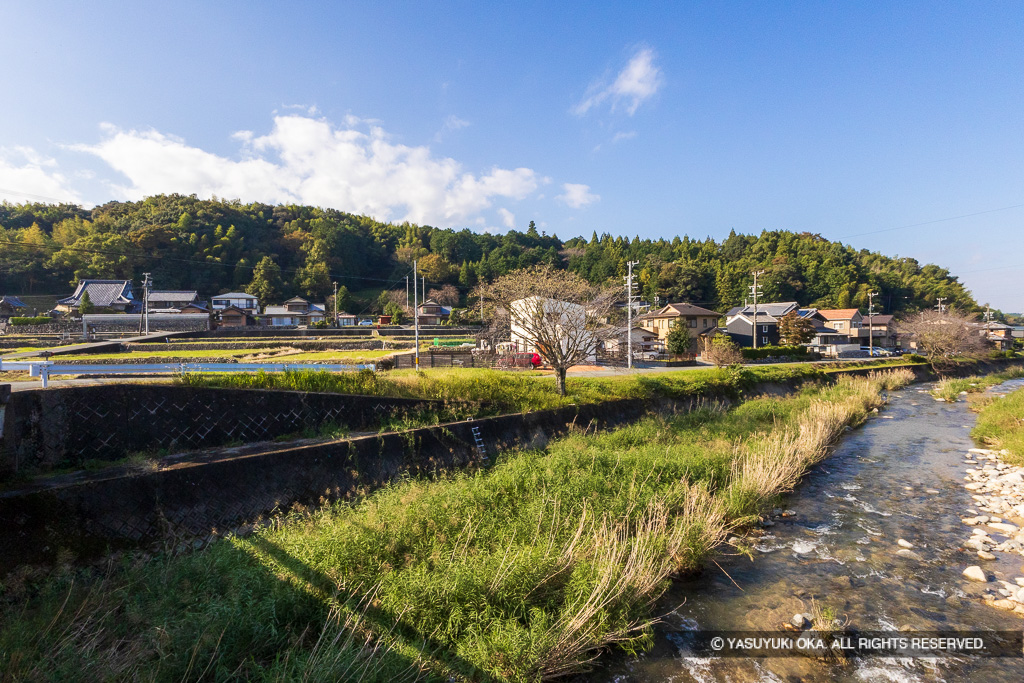 阪内川と大河内城
