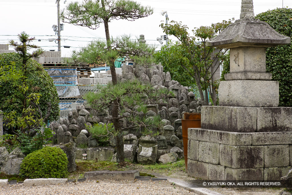 坂本城落城時の首塚？・東南寺