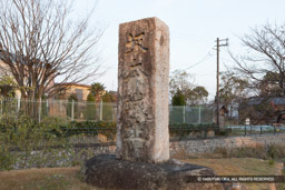 坂本城址石碑・坂本城址公園 | 高解像度画像サイズ：6720 x 4480 pixels | 写真番号：5D4A3897 | 撮影：Canon EOS 5D Mark IV