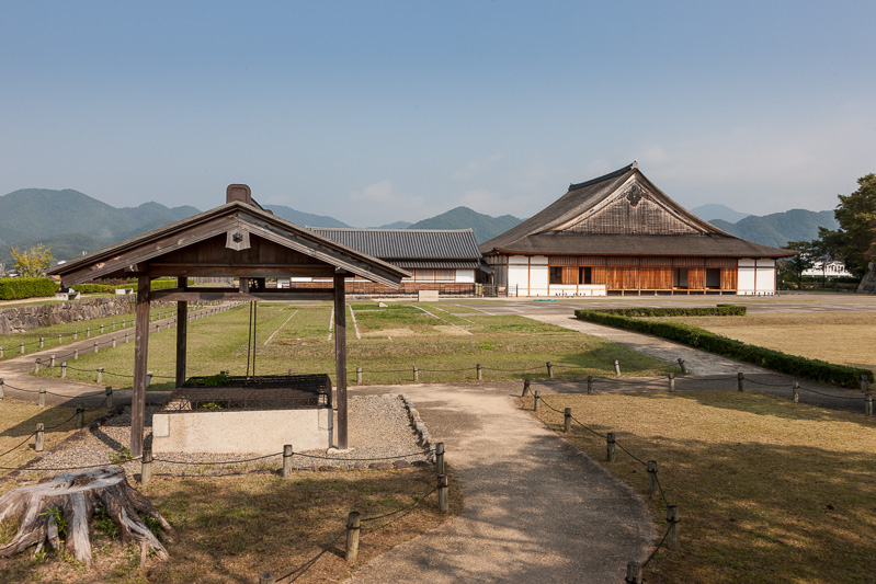 二の丸井戸跡と大書院