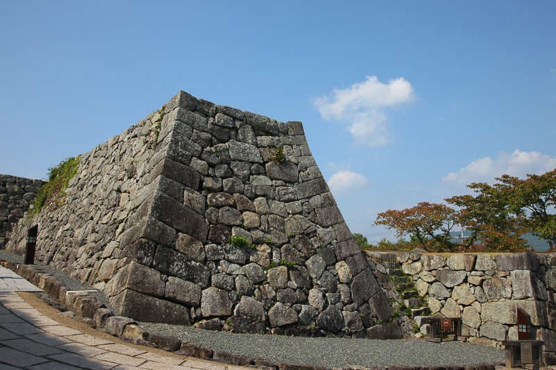 中門跡の石垣