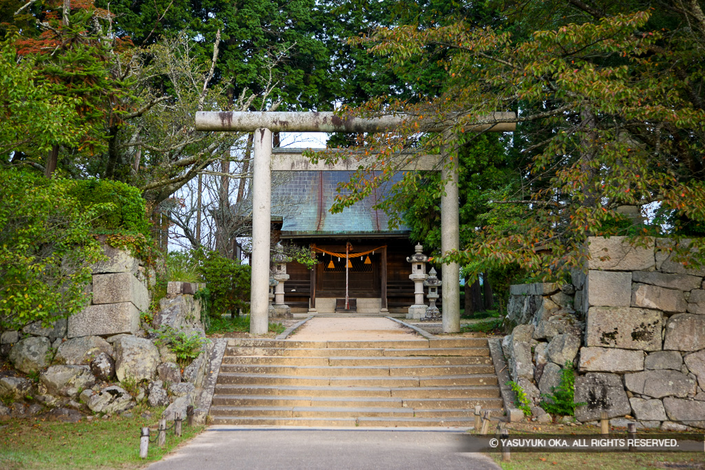 青山神社・本丸跡