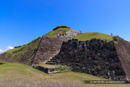本丸石垣と搦手門跡 | 高解像度画像サイズ：8192 x 5464 pixels | 写真番号：344A1314-Edit | 撮影：Canon EOS R5