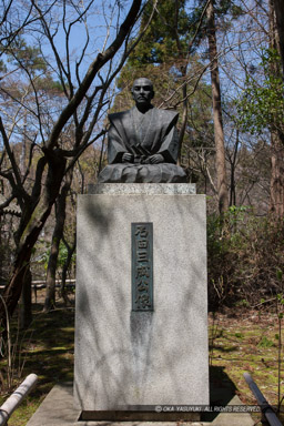 石田三成銅像・龍澤寺｜高解像度画像サイズ：3653 x 5480 pixels｜写真番号：1P3J4372｜撮影：Canon EOS-1Ds Mark III