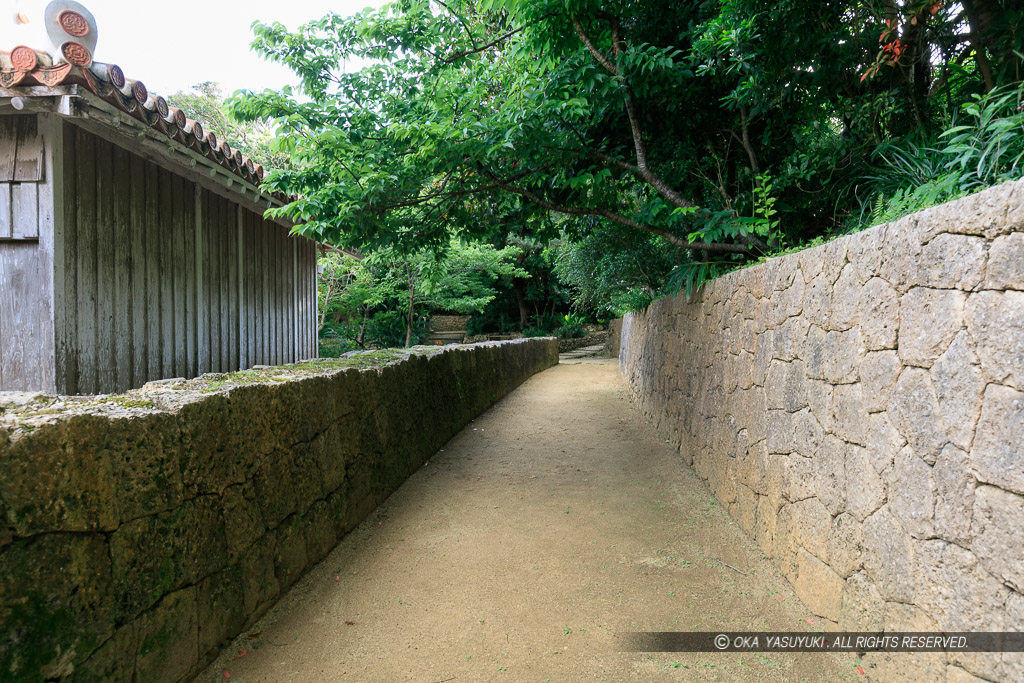 識名園通路