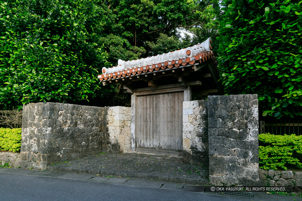 識名園の正門