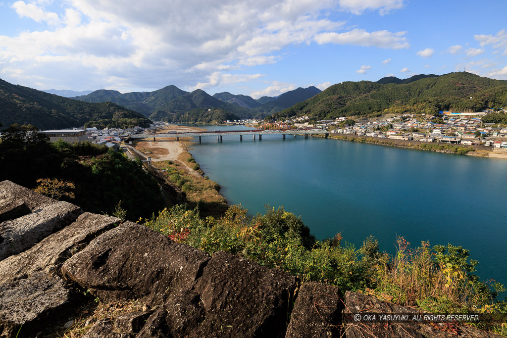 出丸から見る熊野川