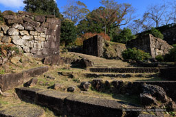 新宮城大手道と松ノ丸虎口｜高解像度画像サイズ：8192 x 5464 pixels｜写真番号：344A6372｜撮影：Canon EOS R5