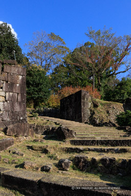 新宮城大手道と松ノ丸虎口｜高解像度画像サイズ：4642 x 6960 pixels｜写真番号：344A6373｜撮影：Canon EOS R5