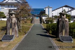 園部大橋親柱 | 高解像度画像サイズ：7822 x 5217 pixels | 写真番号：344A4911 | 撮影：Canon EOS R5