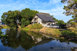 勝瑞城跡の水堀と見性寺 | 高解像度画像サイズ：8192 x 5464 pixels | 写真番号：6F1A0264 | 撮影：Canon EOS R5m2