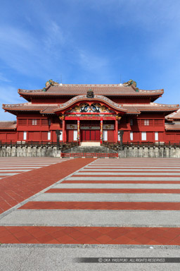 首里城正殿と浮道｜高解像度画像サイズ：5732 x 8598 pixels｜写真番号：5DSA6559-Edit｜撮影：Canon EOS 5DS