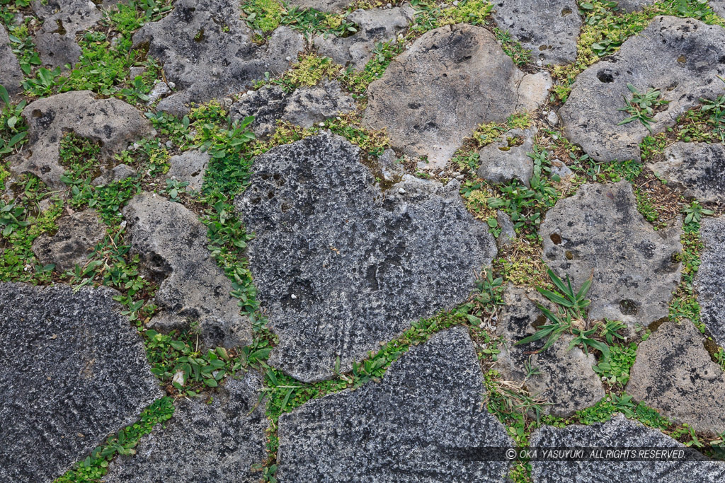 首里城のハートの石畳