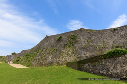 首里城の久慶門付近から見る石垣｜高解像度画像サイズ：8688 x 5792 pixels｜写真番号：5DSA6313｜撮影：Canon EOS 5DS