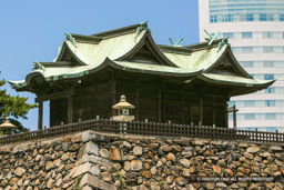 鞘橋と天守台・玉藻廟（発掘整備前） | 高解像度画像サイズ：3072 x 2048 pixels | 写真番号：216-1621_IMG | 撮影：Canon EOS D60