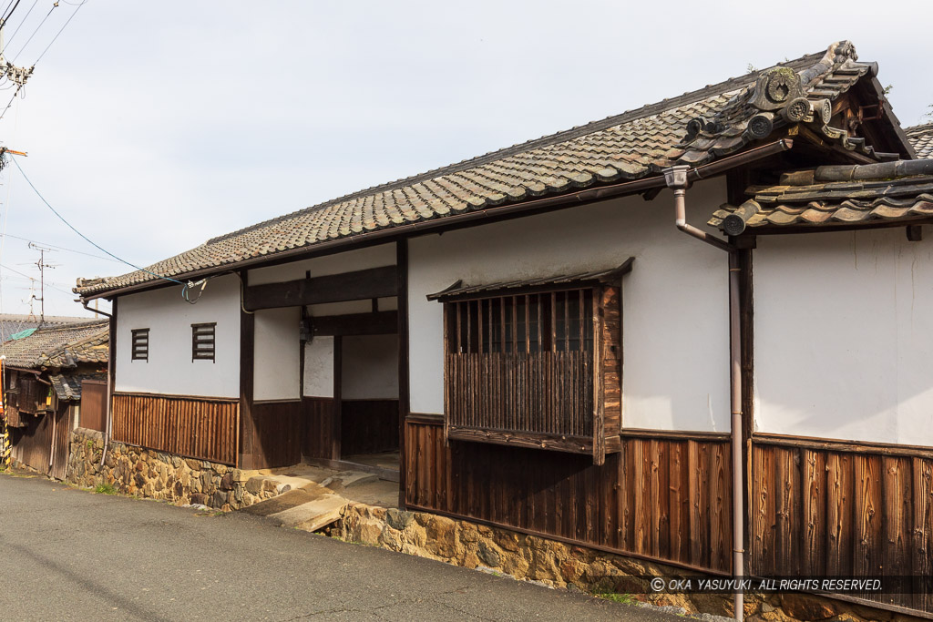 武家屋敷・田塩家長屋門