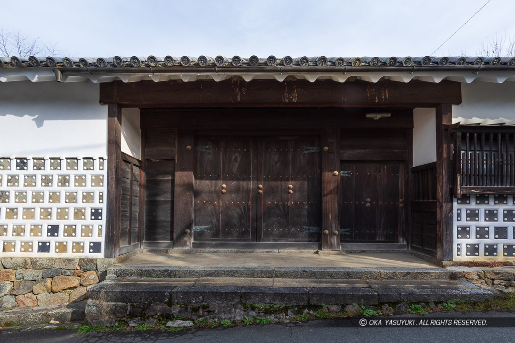 植村家長屋門