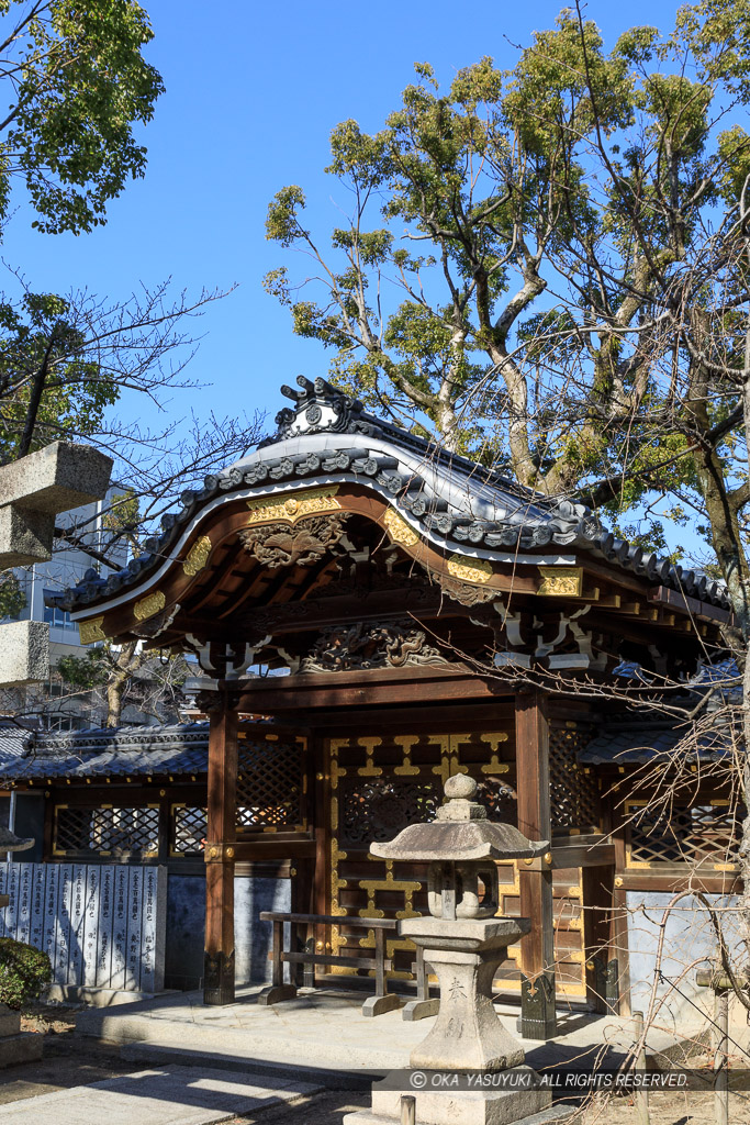 高槻城移築城門（野見神社・唐門）