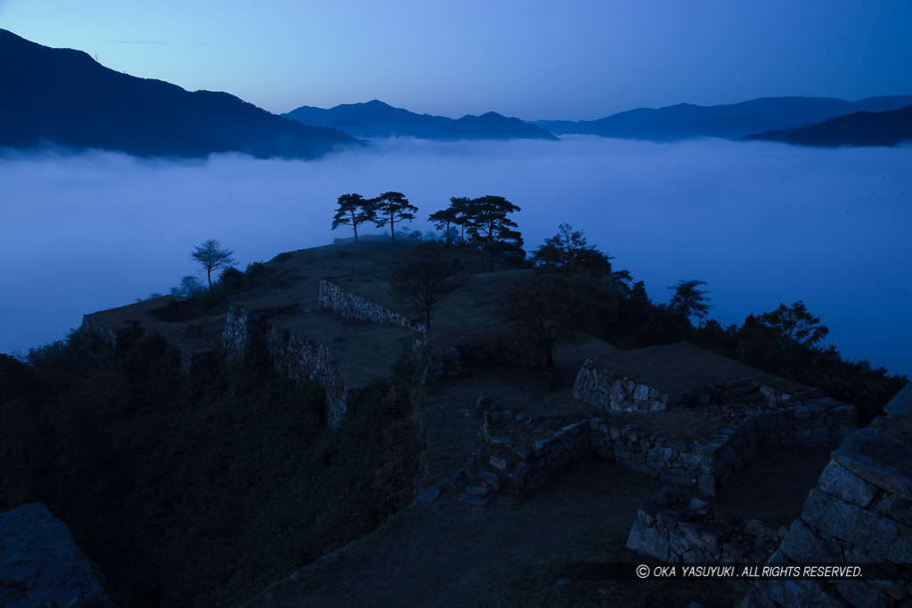 夜明け前の南千畳