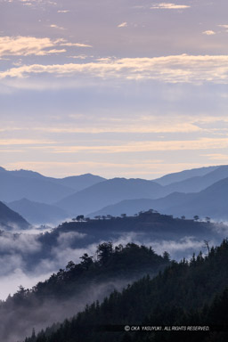 藤和峠から竹田城雲海｜高解像度画像サイズ：5792 x 8688 pixels｜写真番号：5DSA3256｜撮影：Canon EOS 5DS