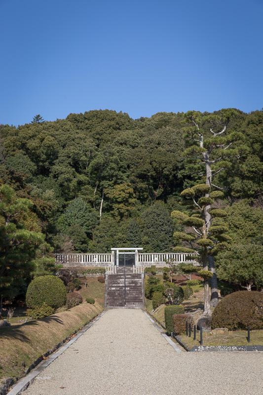 佐保山南陵・聖武天皇陵