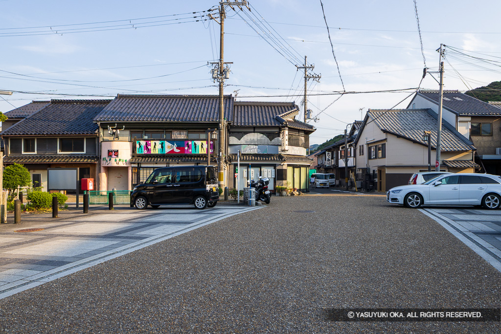 広っぱ・街道の折れ