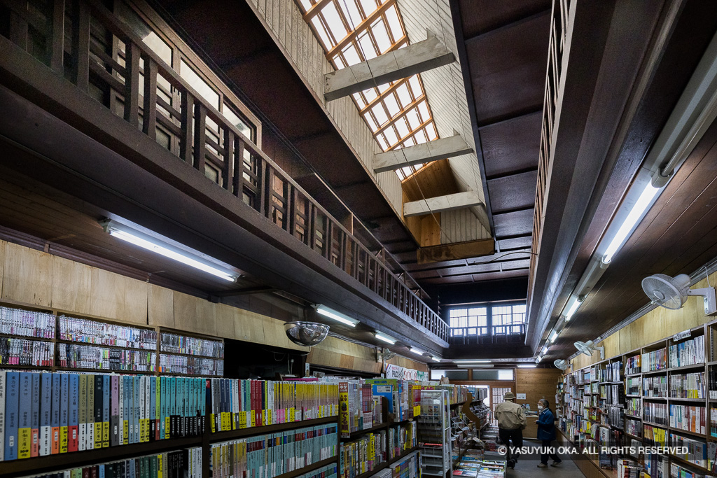 （有）伏見屋商店・書店・龍野の街並み