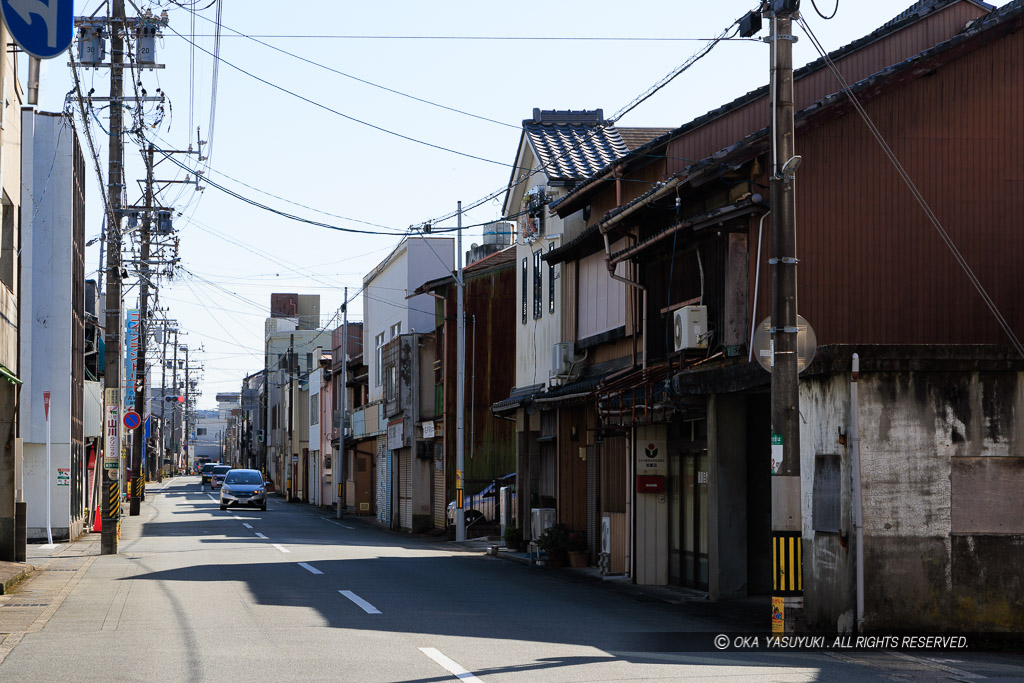 錦町通り（堀跡）