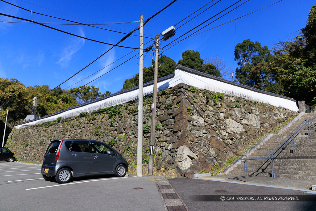 家老屋敷跡石垣